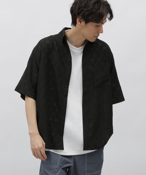 LAKOLE（ラコレ）の「透かしレースシャツ半袖 / 111300（シャツ/ブラウス・メンズ・ホワイト/ロイヤルブルー/ブラック/ブラウン・LARGE/MEDIUM/X-LARGE）」の2枚目の写真