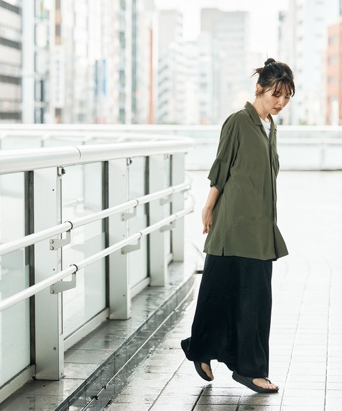 KiU(キウ)の「【オンラインショップ限定】KiUリラクシングオープンカラーアロハシャツ(シャツ/ブラウス・メンズ・チャコール/カーキ/ブラック系その他/ベージュ系その他・LARGE/MEDIUM)」の15枚目の写真