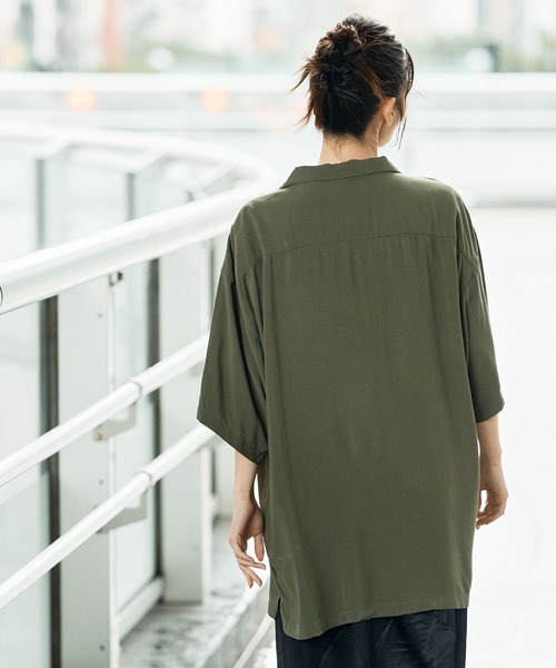 KiU(キウ)の「【オンラインショップ限定】KiUリラクシングオープンカラーアロハシャツ(シャツ/ブラウス・メンズ・チャコール/カーキ/ブラック系その他/ベージュ系その他・LARGE/MEDIUM)」の16枚目の写真