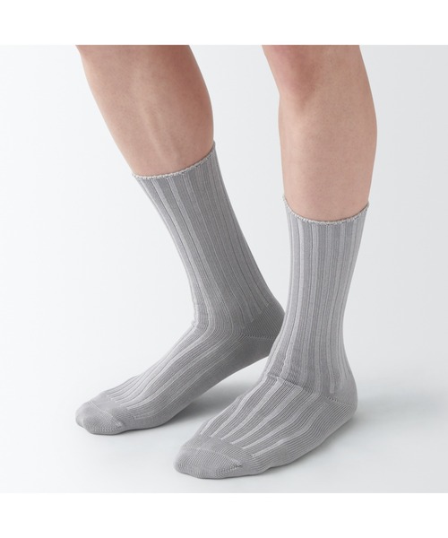 無印良品（ムジルシリョウヒン）の「紳士　光沢感のある綿糸で編んだ　足なり直角　厚手靴下（ソックス/靴下・メンズ・レッド/オフホワイト/パープル/ライトブルー/ブラック/ライトイエロー/キャメル/グリーン/ブルー/ライトグレー系・25-27CM）」の13枚目の写真