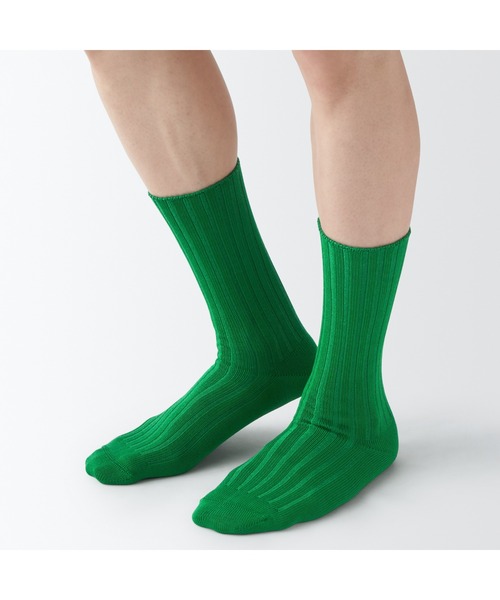 無印良品（ムジルシリョウヒン）の「紳士　光沢感のある綿糸で編んだ　足なり直角　厚手靴下（ソックス/靴下・メンズ・レッド/オフホワイト/パープル/ライトブルー/ブラック/ライトイエロー/キャメル/グリーン/ブルー/ライトグレー系・25-27CM）」の14枚目の写真