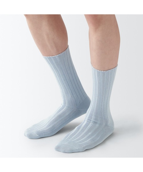 無印良品（ムジルシリョウヒン）の「紳士　光沢感のある綿糸で編んだ　足なり直角　厚手靴下（ソックス/靴下・メンズ・レッド/オフホワイト/パープル/ライトブルー/ブラック/ライトイエロー/キャメル/グリーン/ブルー/ライトグレー系・25-27CM）」の15枚目の写真