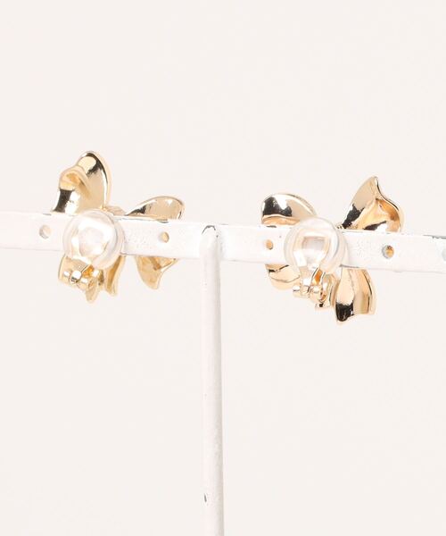 LOWRYS FARM（ローリーズファーム）の「リボンイヤリング　 123583（イヤリング・レディース・ゴールド/シルバー・FREE）」の3枚目の写真