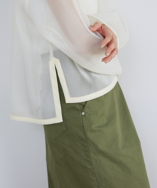 YVON（イヴォン）の「ダブルフェイスメッシュボートネックプル