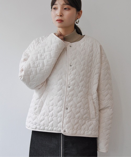 Meli rich（メリーリッチ）の「ハート柄キルティング中綿ノーカラージャケット（ノーカラージャケット・レディース・アイボリー/ブラック・MEDIUM）」の6枚目の写真