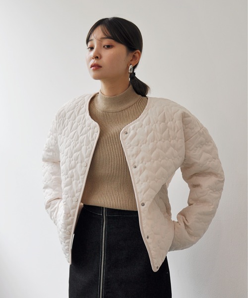 Meli rich（メリーリッチ）の「ハート柄キルティング中綿ノーカラージャケット（ノーカラージャケット・レディース・アイボリー/ブラック・MEDIUM）」の8枚目の写真