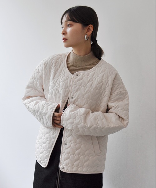 Meli rich（メリーリッチ）の「ハート柄キルティング中綿ノーカラージャケット（ノーカラージャケット・レディース・アイボリー/ブラック・MEDIUM）」の9枚目の写真