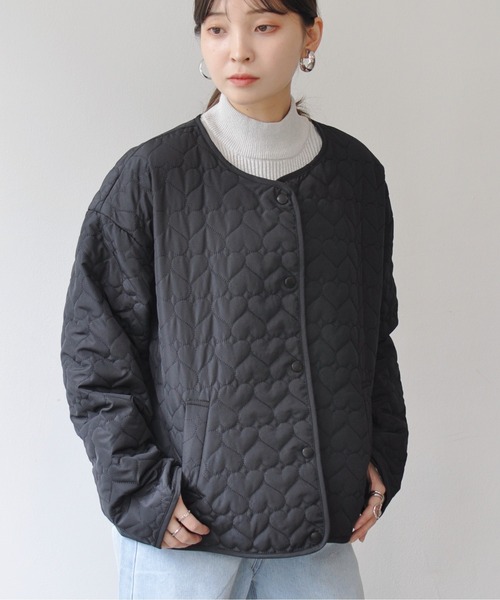 Meli rich（メリーリッチ）の「ハート柄キルティング中綿ノーカラージャケット（ノーカラージャケット・レディース・アイボリー/ブラック・MEDIUM）」の19枚目の写真