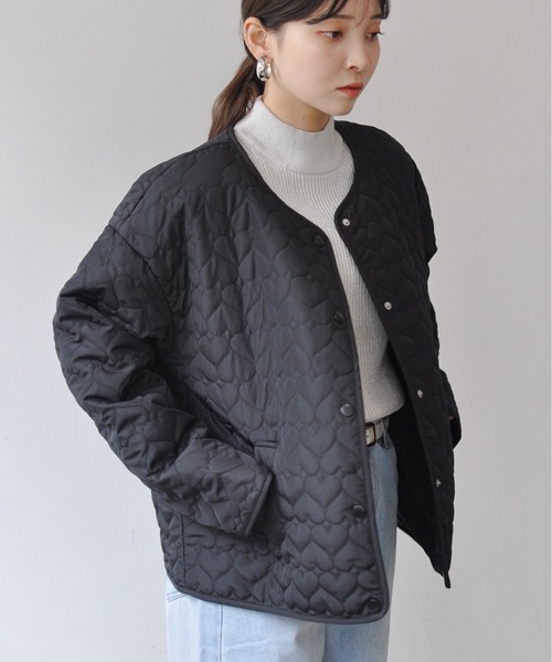 Meli rich（メリーリッチ）の「ハート柄キルティング中綿ノーカラージャケット（ノーカラージャケット・レディース・アイボリー/ブラック・MEDIUM）」の18枚目の写真