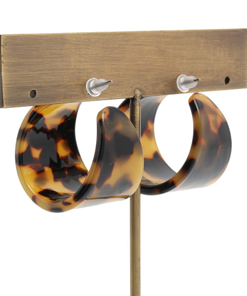 Chico（チコ）の「Curvatureピアス（ピアス（両耳用）・レディース・ホワイト/ブラウン・FREE）」の4枚目の写真