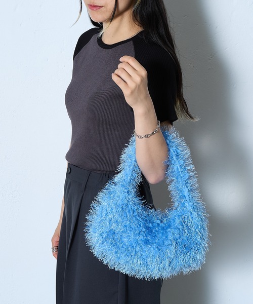 COLONY 2139（コロニートゥーワンスリーナイン）の「フリンジボアバッグ（ハンドバッグ・レディース・ブルー/ライム/ブラック・FREE）」の15枚目の写真