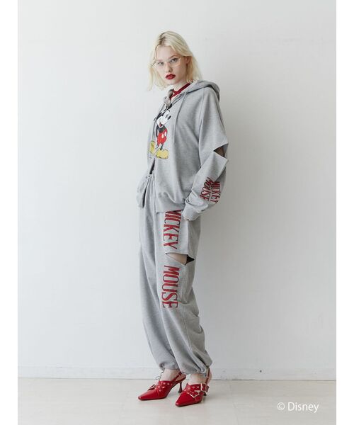 jouetie（ジュエティ）の「【ミッキー＆ミニー】ロゴスリットスウェットパンツ【セットアップ対応】（スウェットパンツ・レディース・ピンク/グレー・MEDIUM）」の4枚目の写真