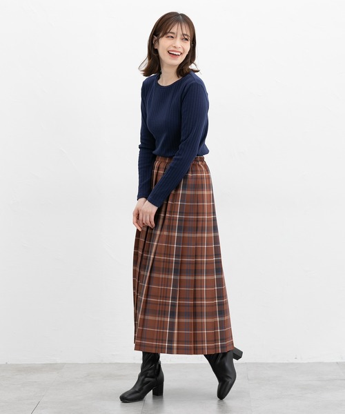 Honeys(ハニーズ)の「ボートネックTシャツ(Tシャツ/カットソー・レディース・ネイビー/レッド/ブラウン/オフホワイト/ブラック/ブルーグリーン/グレイッシュベージュ・S/M/L/LL)」の12枚目の写真