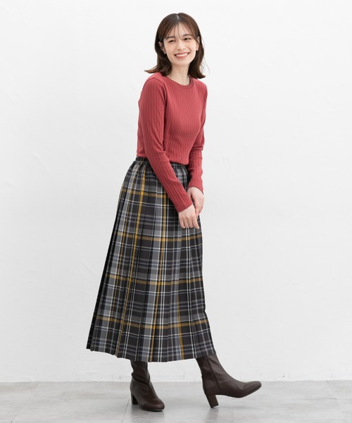 Honeys(ハニーズ)の「ボートネックTシャツ(Tシャツ/カットソー・レディース・ネイビー/レッド/ブラウン/オフホワイト/ブラック/ブルーグリーン/グレイッシュベージュ・S/M/L/LL)」の14枚目の写真