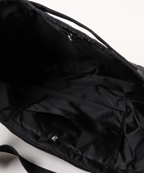 THRASHER(スラッシャー)の「THRASHER スラッシャー キルティング 横型 ショルダーバッグ メンズ レディース ストリート(ショルダーバッグ・メンズ・ホワイト系その他/ベージュ系その他/ブラック系その他・FREE)」の6枚目の写真