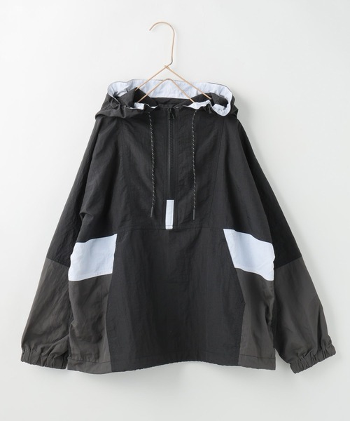 LOWRYS FARM(ローリーズファーム)の「ナイロンキリカエアノラック 145797(ブルゾン・キッズ・パープル/ブラック・150cm/140cm/130cm/120cm/110cm)」の2枚目の写真