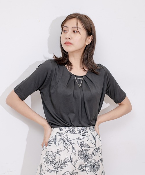 Jayro(ジャイロ)の「クールサテンネックレス付プルオーバー(Tシャツ/カットソー・レディース・ブラック/ホワイト系その他/ピンク/サックスブルー・M)」の10枚目の写真