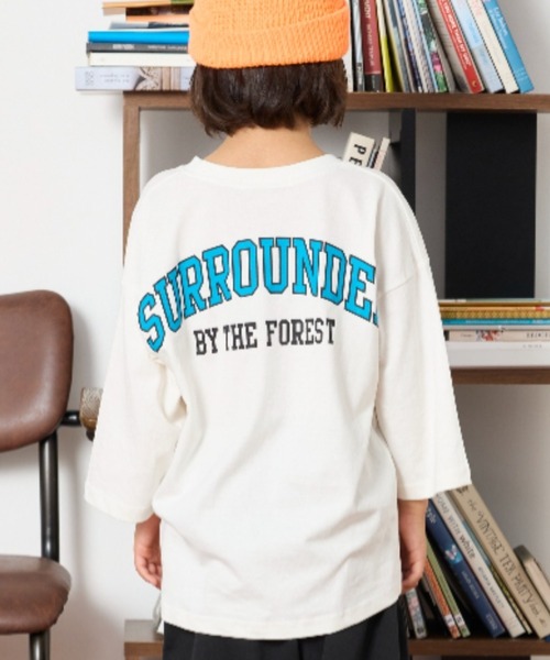 Auntie Rosa Holiday（アンティローザホリデー）の「バックプリントカレッジロゴルーズTEE（Tシャツ/カットソー・キッズ・ネイビー/オフホワイト/ブルー・130/140/150/160）」の2枚目の写真