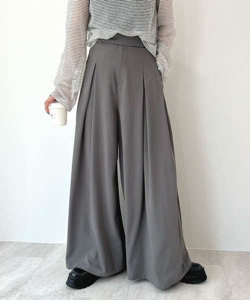 Futier land（フューティアランド）の「ハイウエストベルトワイドスラックス（スラックス・レディース・ライトベージュ/ブラック/グレー・SMALL/MEDIUM/LARGE）」の3枚目の写真