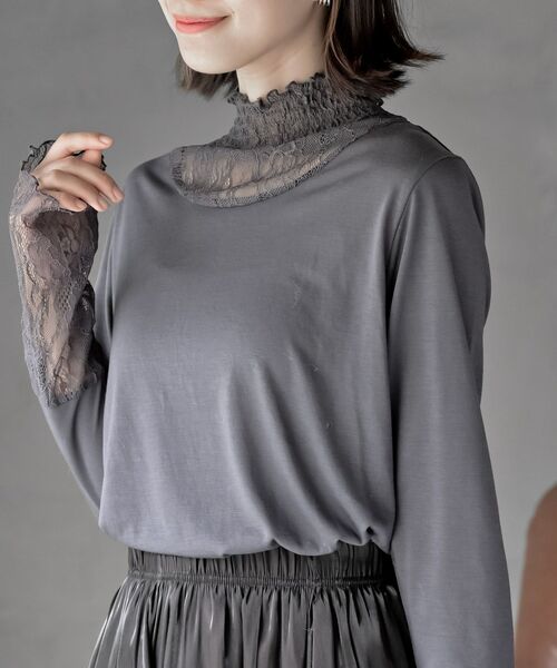rps（アールピーエス）の「ギャザーレースネックカットソー（Tシャツ/カットソー・レディース・アイボリー/ブラック/グレイッシュブルー/ピンク/グレイッシュベージュ/チャコールグレー・フリー）」の2枚目の写真