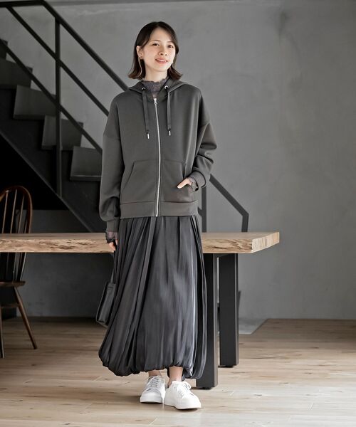 rps（アールピーエス）の「ギャザーレースネックカットソー（Tシャツ/カットソー・レディース・アイボリー/ブラック/グレイッシュブルー/ピンク/グレイッシュベージュ/チャコールグレー・フリー）」の16枚目の写真