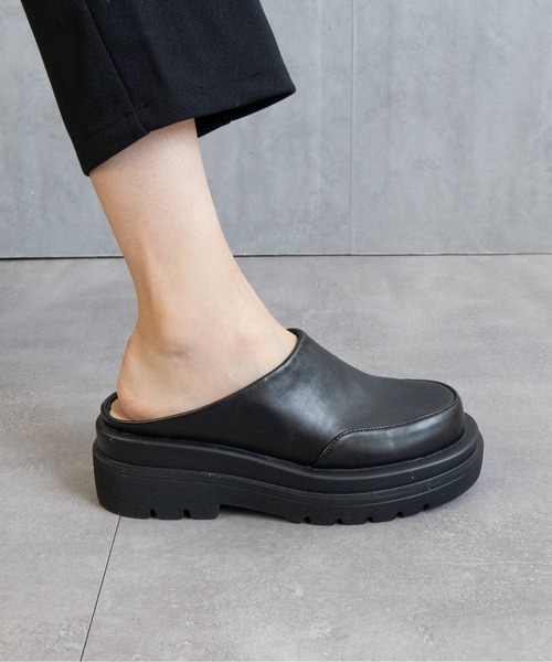 Fabby fabby（ファビィーファビィー）の「チャンキーヒールクロッグサンダル（サンダル・レディース・ブラック・SMALL/MEDIUM/LARGE）」の6枚目の写真