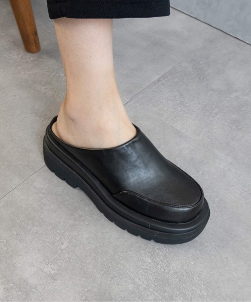 Fabby fabby（ファビィーファビィー）の「チャンキーヒールクロッグサンダル（サンダル・レディース・ブラック・SMALL/MEDIUM/LARGE）」の7枚目の写真