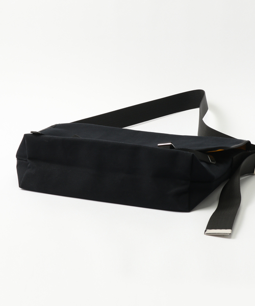 De Martini(ディ マティーニ)の「De Martini / ディ マティーニ MESSENGERBAG M(メッセンジャーバッグ・メンズ・ブラック・FREE)」の5枚目の写真