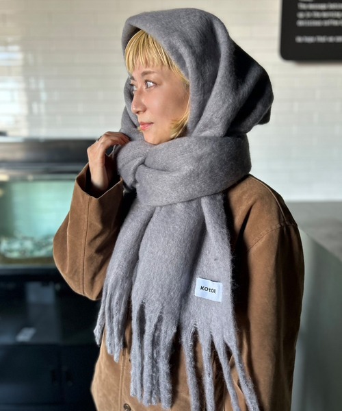 Kotoe(コトエ)の「【UNISEX】 10色展開 カラーボリュームマフラー フリンジ 無地(マフラー・レディース・ライトピンク/カーキ/ライトブルー/ブラック/ブルー/グレー/グリーン/レッド/ライトパープル/ベージュ・FREE)」の3枚目の写真