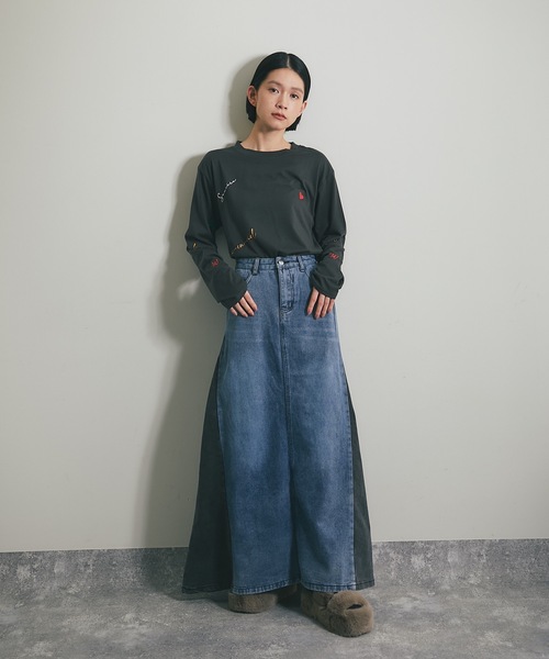 ANOTHER S（アナザーエス）の「マルチロゴプリントロングTシャツ（Tシャツ/カットソー・レディース・チャコールグレー/オフホワイト・M）」の16枚目の写真