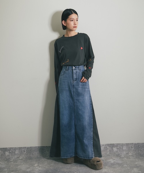ANOTHER S（アナザーエス）の「マルチロゴプリントロングTシャツ（Tシャツ/カットソー・レディース・チャコールグレー/オフホワイト・M）」の8枚目の写真