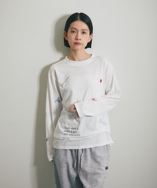 ANOTHER S（アナザーエス）の「マルチロゴプリントロングTシャツ（Tシャツ/カットソー・レディース・チャコールグレー/オフホワイト・M）」の3枚目の写真