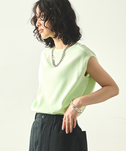 kha:ki(カーキ)の「「KHA:KI / カーキ」 ハニカムスリーブレストップ HONEYCOMB SLEEVELESS TOP(Tシャツ/カットソー・レディース・ブラック/オフホワイト/オレンジ系その他/ライトグリーン・1)」の11枚目の写真
