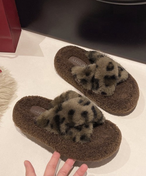 Miniministore(ミニミニストア)の「ファーサンダル 厚底韓国風ファースリッパ(サンダル・レディース・ダークブラウン/ライトベージュ/チャコールグレー・23.0cm/23.5cm/24.0cm/24.5cm/22.5cm)」の12枚目の写真