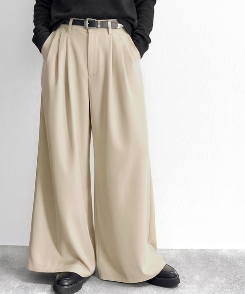 Classical Origin(クラシカルオリジン)の「3タック スーパーワイド ボリュームスラックス/Three-Tuck Super Wide Volume Trousers(スラックス・メンズ・ブラック/チャコール/ダークブラウン/ライトグレー・LARGE/MEDIUM/SMALL)」の2枚目の写真
