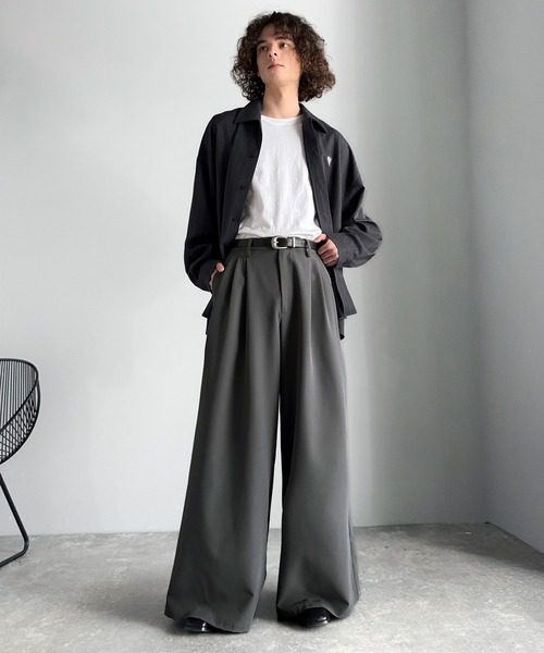 Classical Origin(クラシカルオリジン)の「3タック スーパーワイド ボリュームスラックス/Three-Tuck Super Wide Volume Trousers(スラックス・メンズ・ブラック/チャコール・LARGE/MEDIUM/SMALL)」の15枚目の写真