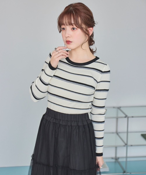 LinoU.(リノユー)の「ランダム配色ボーダーニット(ニット/セーター・レディース・アイボリー/オフホワイト/ブラウン・FREE)」の2枚目の写真