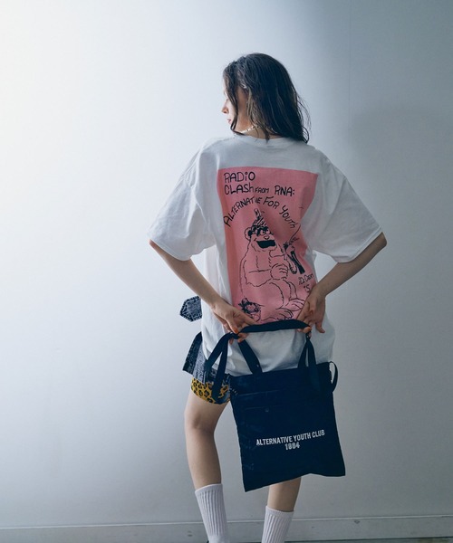 RNA(アールエヌエー)の「M2420 ユースロゴT(Tシャツ/カットソー・レディース・ホワイト/ブルー/ブラック・SMALL/X-LARGE)」の22枚目の写真