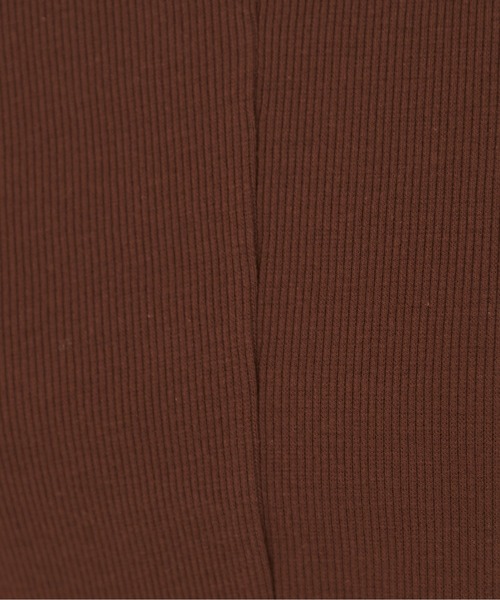ANGIE(アンジー)の「カットアウト 肩あき リブトップス / 半袖(Tシャツ/カットソー・レディース・ブラウン/グレー/ブラック/アイボリー/グリーン/ブラック系その他/グレー系その他/グリーン系その他・FREE)」の17枚目の写真