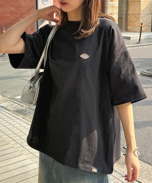 Dickies（ディッキーズ）の「【Dickies】刺繍ワンポイント　オーバーサイズTシャツ　別注　5222-TTMDK2（Tシャツ/カットソー・レディース・ホワイト/ブラック系1/グレー系1/グレー/ホワイト系1/ブラック・XS/S/M/L/LL）」の4枚目の写真