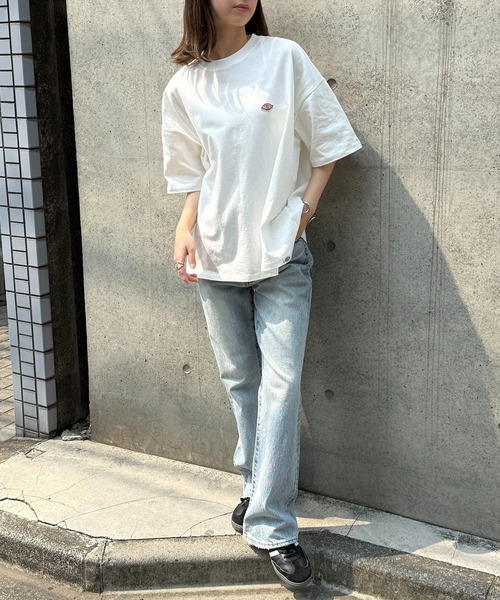 Dickies（ディッキーズ）の「【Dickies】刺繍ワンポイント　オーバーサイズTシャツ　別注　5222-TTMDK2（Tシャツ/カットソー・レディース・ホワイト/ブラック系1/グレー系1/グレー/ホワイト系1/ブラック・XS/S/M/L/LL）」の12枚目の写真