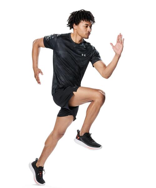 UNDER ARMOUR(アンダーアーマー)の「UAスピードストライド プリント ショートスリーブ Tシャツ(ランニング/メンズ)(Tシャツ/カットソー・メンズ・ブラック・M/L/2XL/XL/3XL/S)」の6枚目の写真