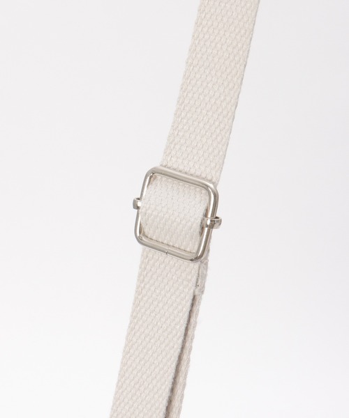 ikka（イッカ）の「【雑誌InRed6月号掲載】雑材カラー持ち手2WAYバッグ（ショルダーバッグ・レディース・ベージュ/ブラウン/グレー/ブルー・FREE）」の10枚目の写真