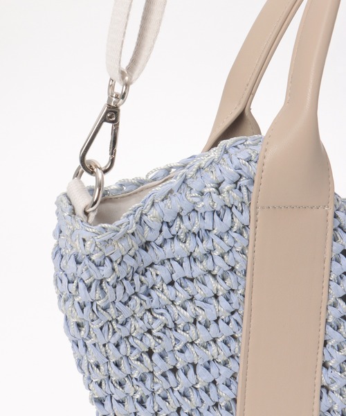 ikka（イッカ）の「【雑誌InRed6月号掲載】雑材カラー持ち手2WAYバッグ（ショルダーバッグ・レディース・ベージュ/ブラウン/グレー/ブルー・FREE）」の8枚目の写真