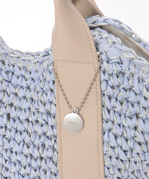 ikka（イッカ）の「【雑誌InRed6月号掲載】雑材カラー持ち手2WAYバッグ（ショルダーバッグ・レディース・ベージュ/ブラウン/グレー/ブルー・FREE）」の9枚目の写真