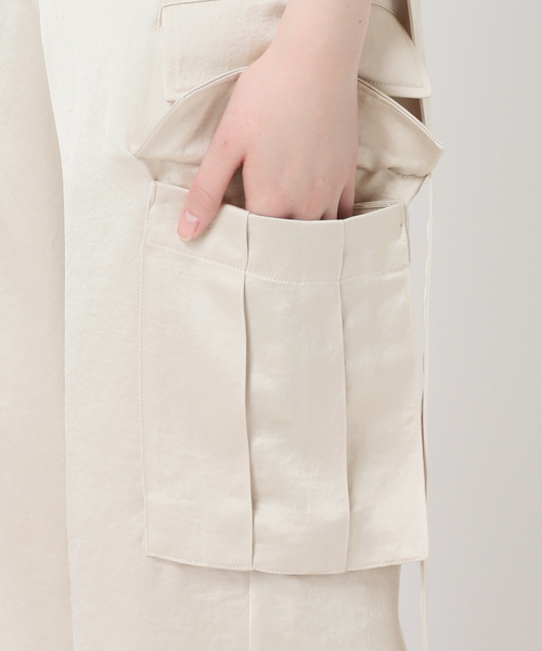 U by SPICK&SPAN（ユーバイスピックアンドスパン）の「サテンストリングロデオカーゴパンツ（カーゴパンツ・レディース・アイボリー・38/36）」の2枚目の写真