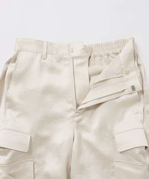 U by SPICK&SPAN（ユーバイスピックアンドスパン）の「サテンストリングロデオカーゴパンツ（カーゴパンツ・レディース・アイボリー・38/36）」の5枚目の写真