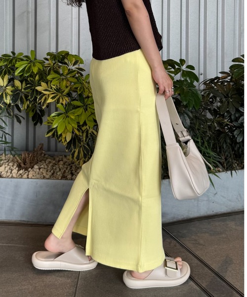 CIAOPANIC TYPY（チャオパニックティピー）の「【-3キロ見え】すっきりシルエットリブスカート（スカート・レディース・ネイビー/レッド/ベビーピンク/イエロー系その他/レッド系その他/サーモンピンク/ホワイト/ブルー/グレー/グレー系その他/アイボリー/カーキ/ブラック・MEDIUM/SMALL）」の9枚目の写真