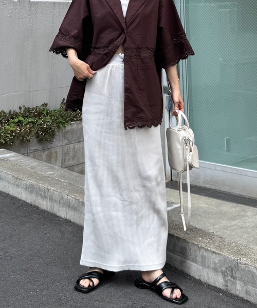 CIAOPANIC TYPY（チャオパニックティピー）の「【-3キロ見え】すっきりシルエットリブスカート（スカート・レディース・ネイビー/レッド/ベビーピンク/イエロー系その他/レッド系その他/サーモンピンク/ホワイト/ブルー/グレー/グレー系その他/アイボリー/カーキ/ブラック・MEDIUM/SMALL）」の5枚目の写真