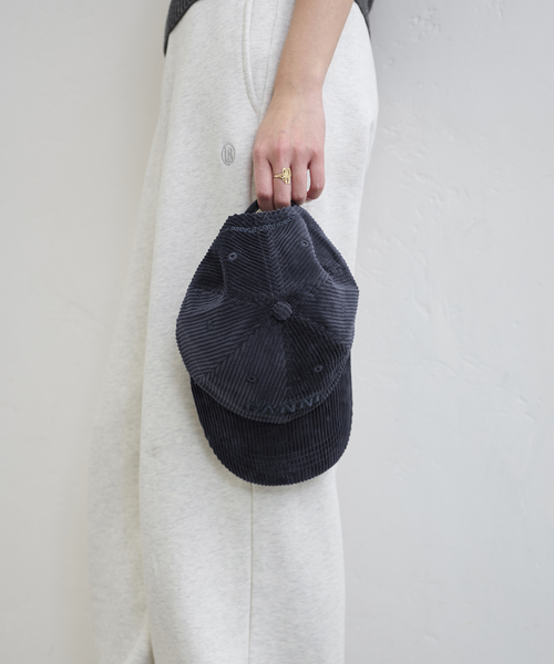 GANNI（ガニー）の「GANNI / ガニー Cap Hat Corduroy（キャップ・レディース・ネイビー/ピンク・FREE）」の20枚目の写真